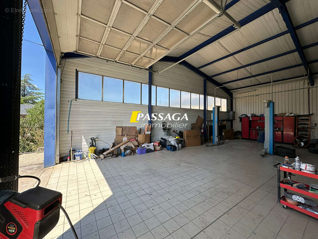 A VENDRE - Local commercial de 275 m² - SEVERAC D'AVEYRON - photo 3