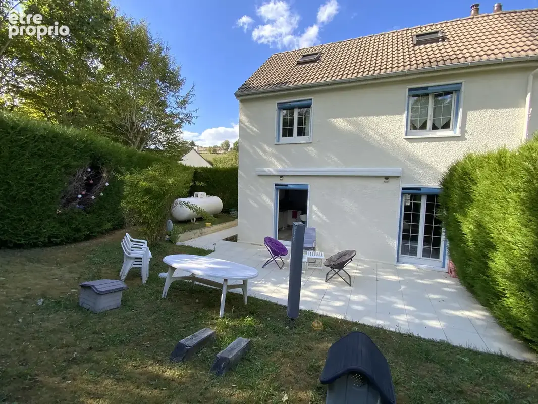 Maison 5 pieces de 95 m2 avec garage et jardin - photo 1