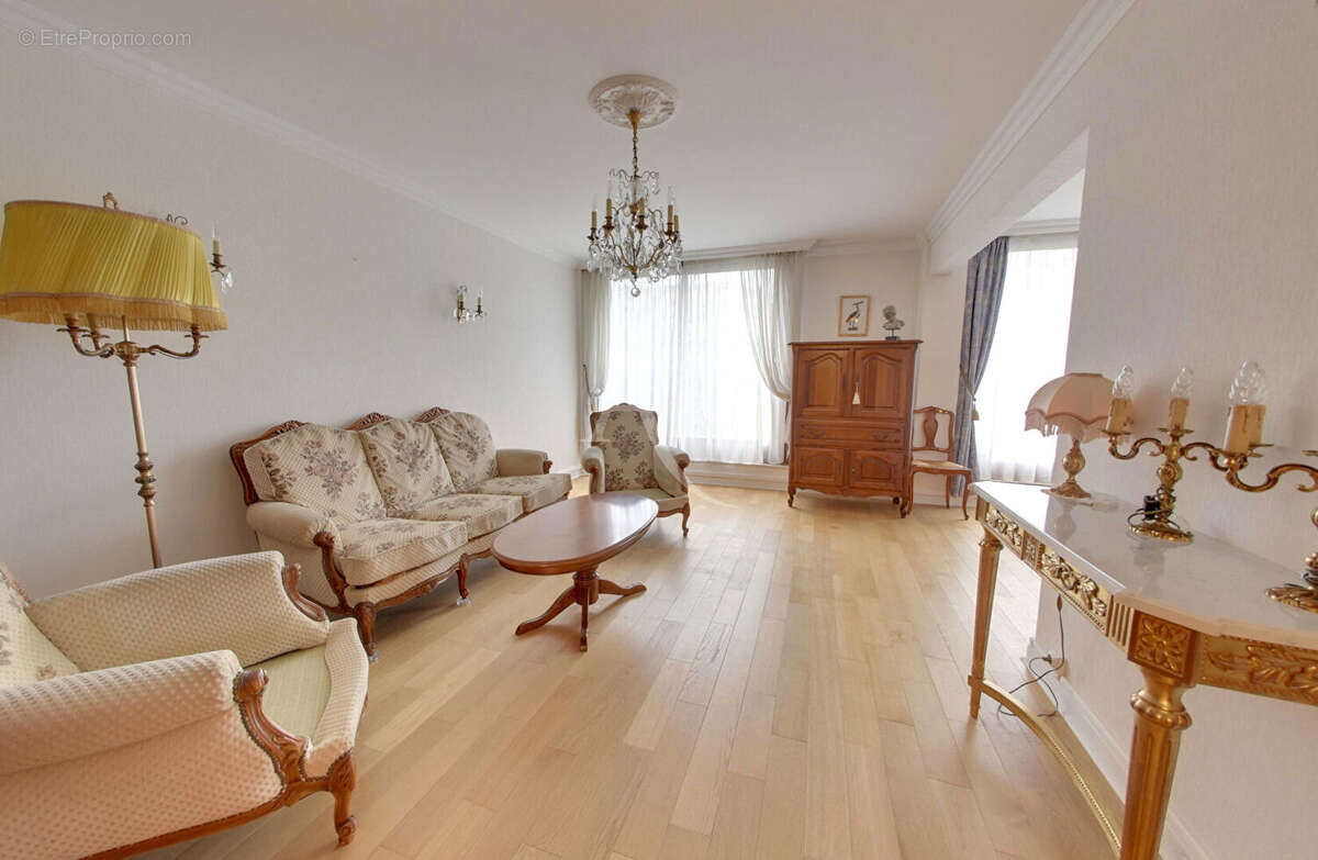 Appartement à PARIS-11E