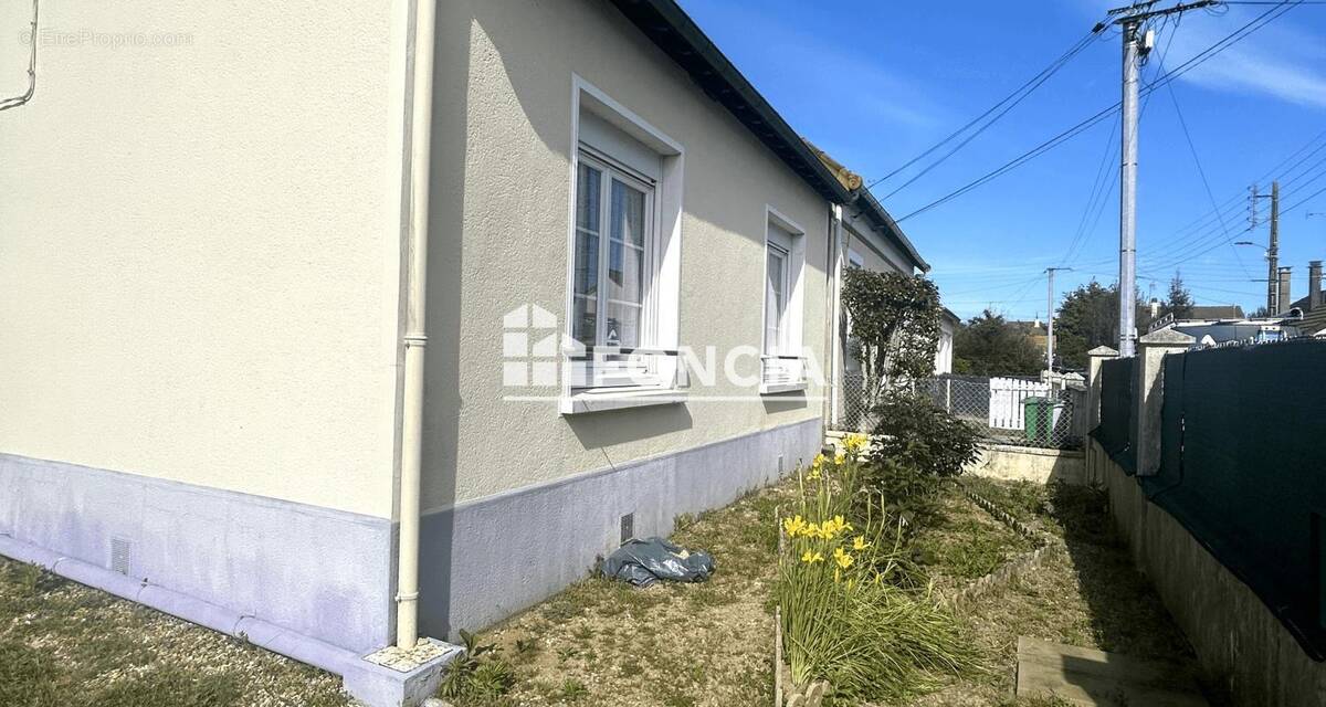 Maison à YVRE-L'EVEQUE