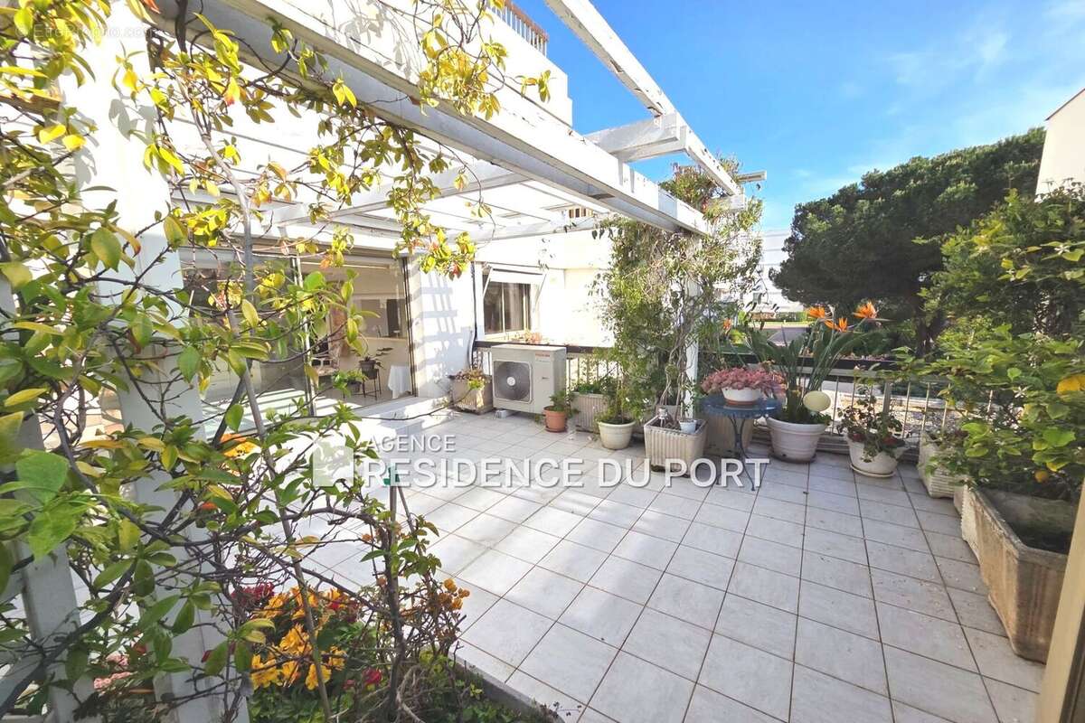 Appartement à MANDELIEU-LA-NAPOULE