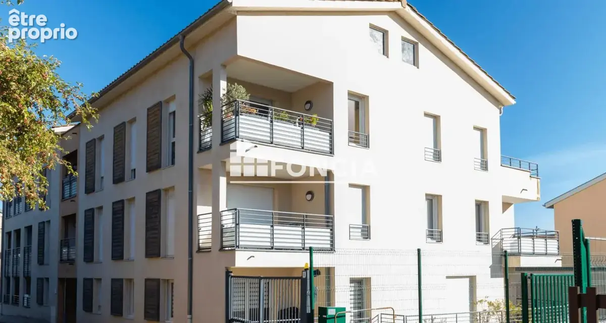Montanay-t1 de 39  m2 avec parking en sous-sol et ascenseur - photo 1