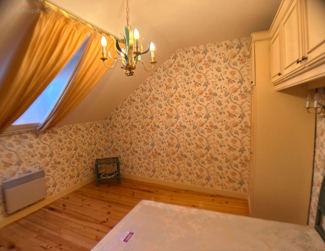 Maison à BELLENAVES