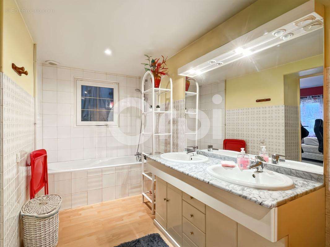 Maison à HEUDREVILLE-SUR-EURE