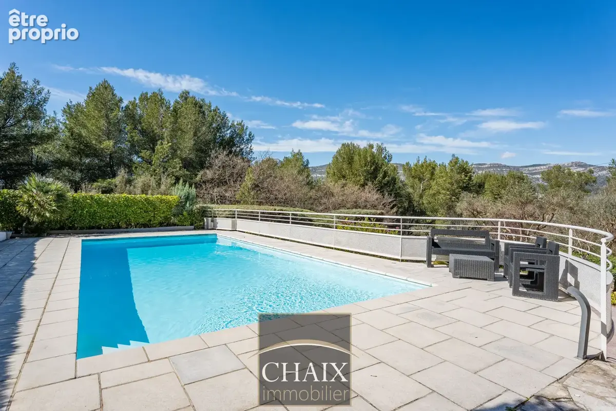 13400 AUBAGNE - Villa type 6 avec vue piscine cadre campagne - photo 2