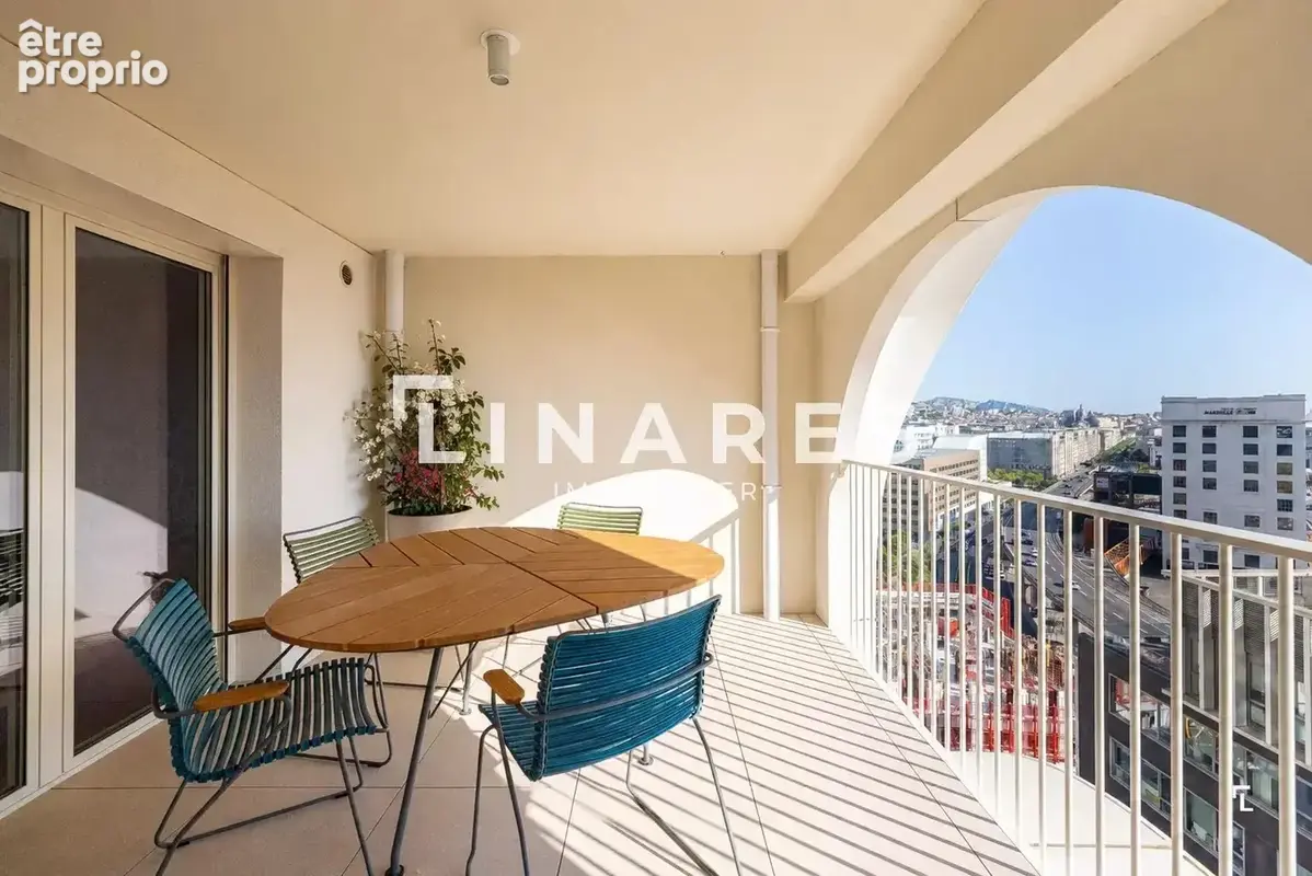 Appartement à MARSEILLE-2E