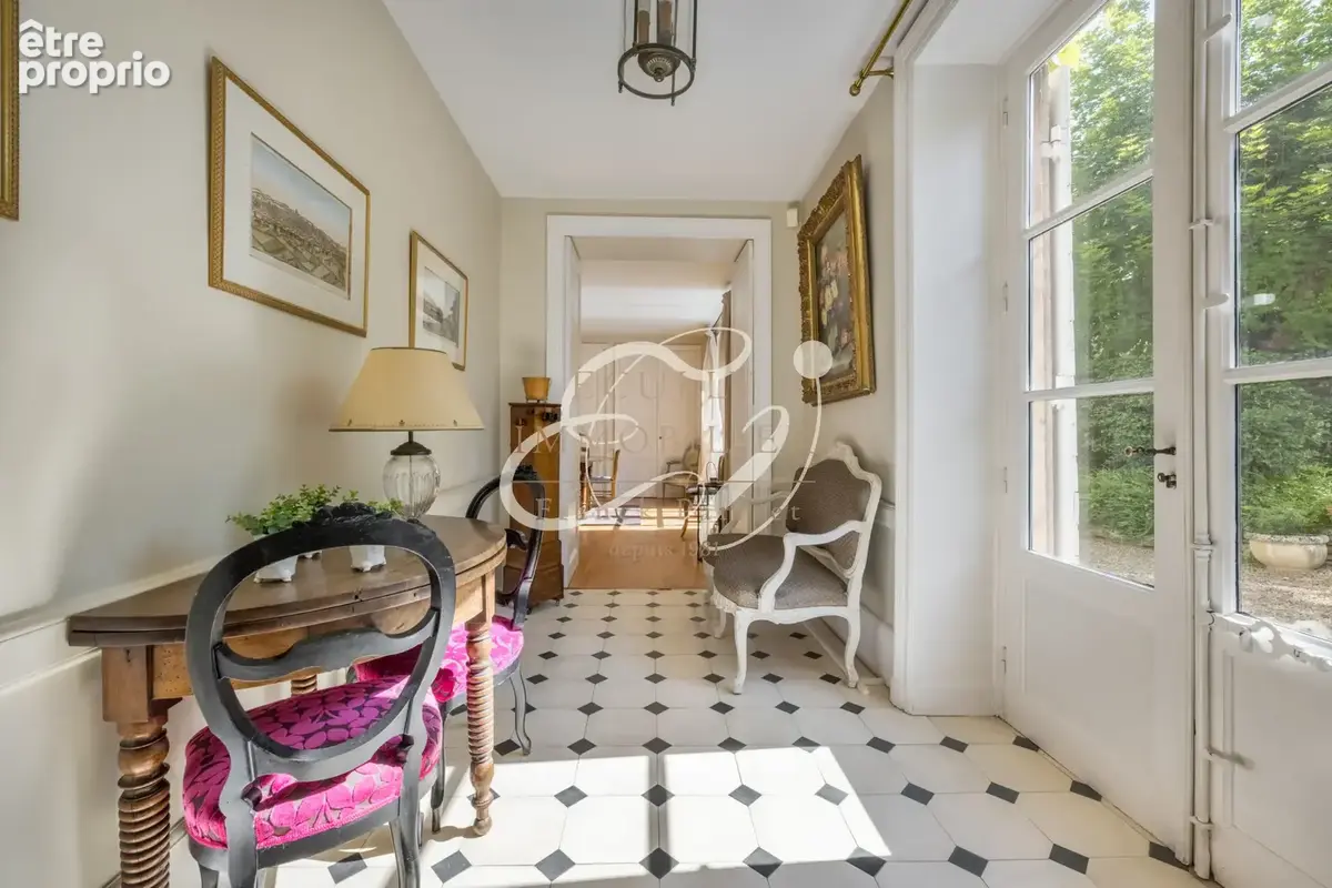 Vente ecully 69130 maison ancienne 11 pieces beaucoup de charme calme belles prestations - photo 5