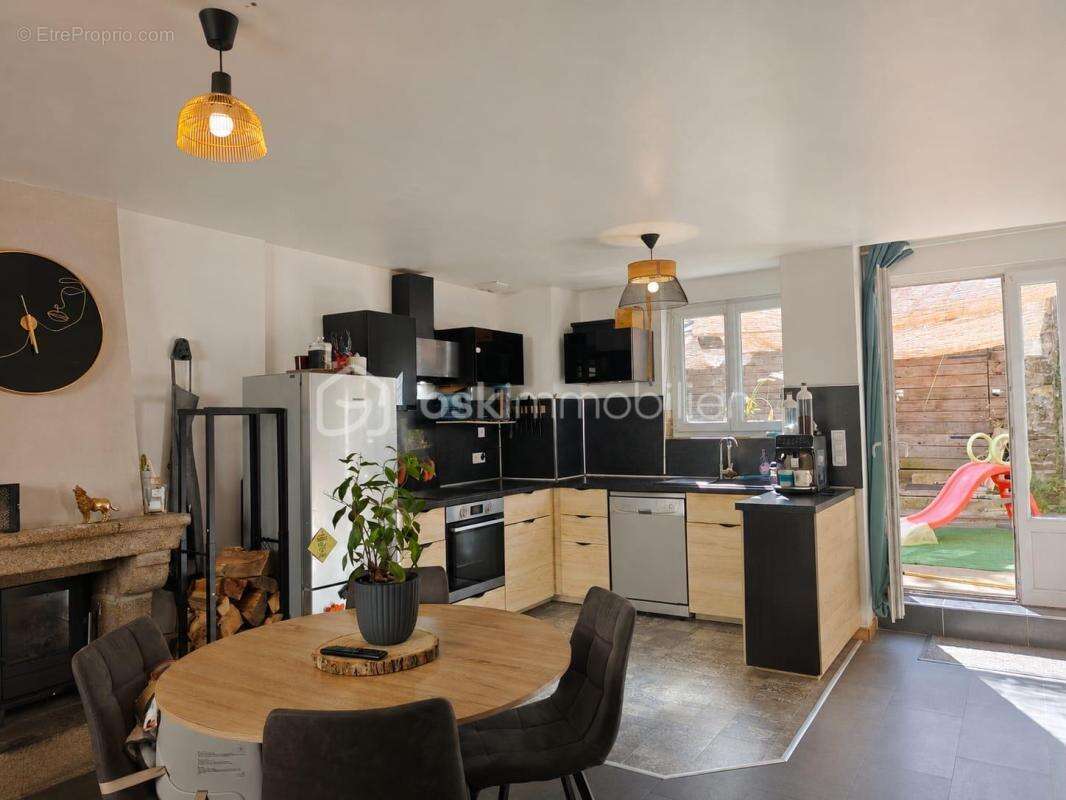 Maison de ville rénovée – 3 chambres – Terrasse et jardin – Saint-James - photo 2