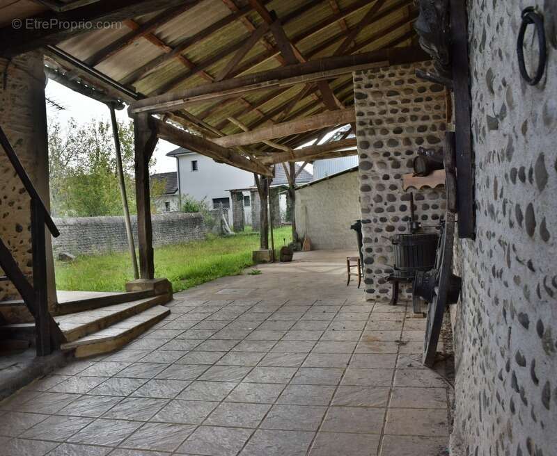 Maison à ARTIGUELOUVE