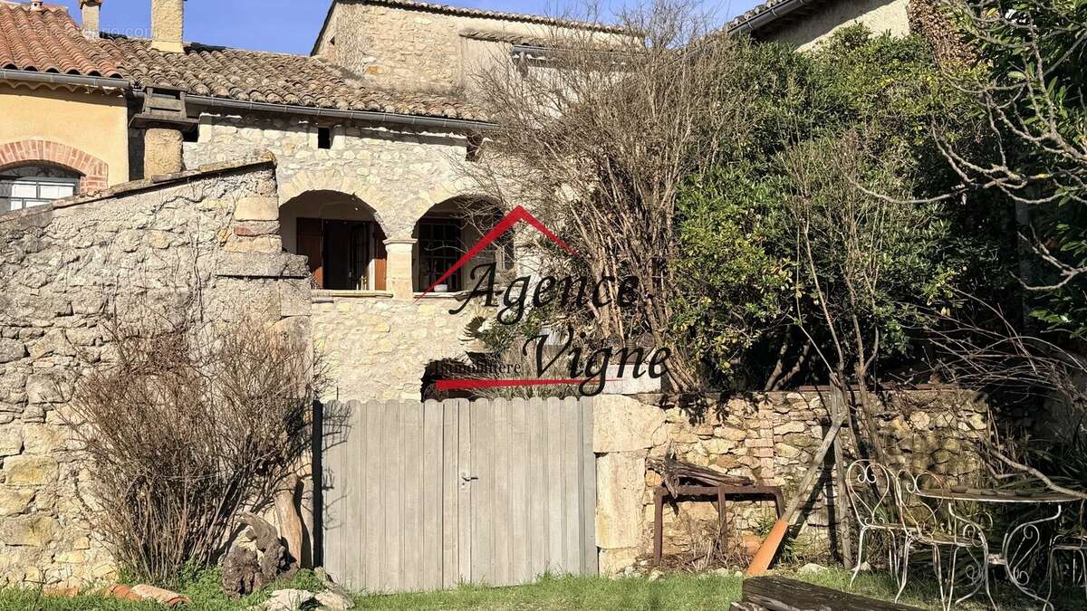 Maison à SAINT-VICTOR-DE-MALCAP