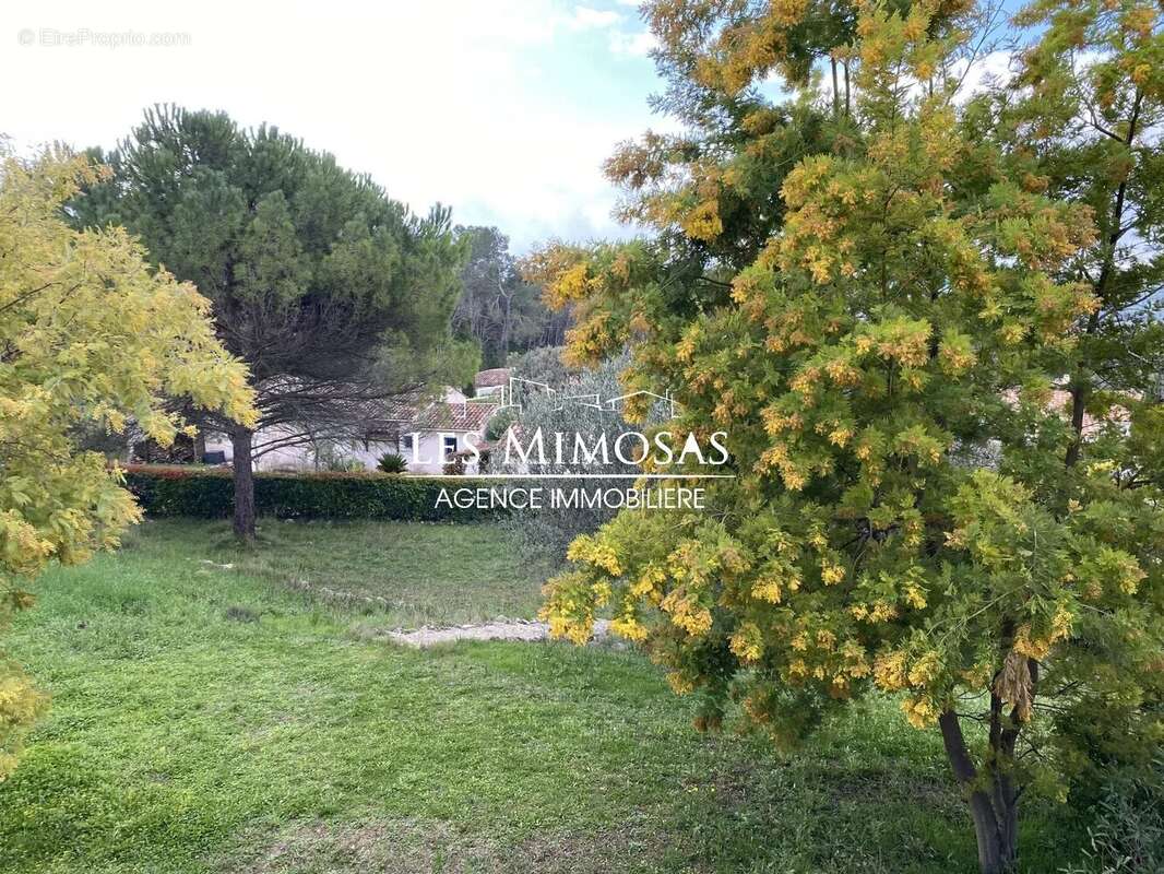 Maison à BAGNOLS-EN-FORET