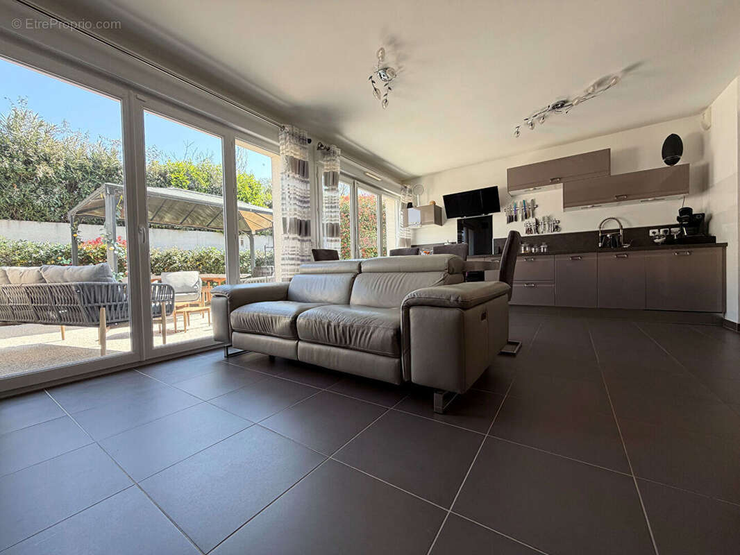 Maison à CHATEAUNEUF-LES-MARTIGUES