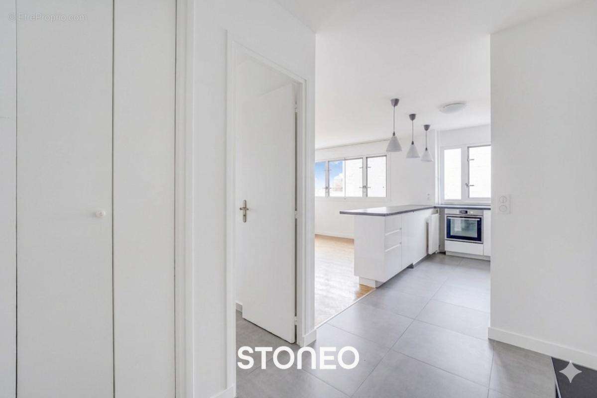 Appartement à NEUILLY-SUR-SEINE