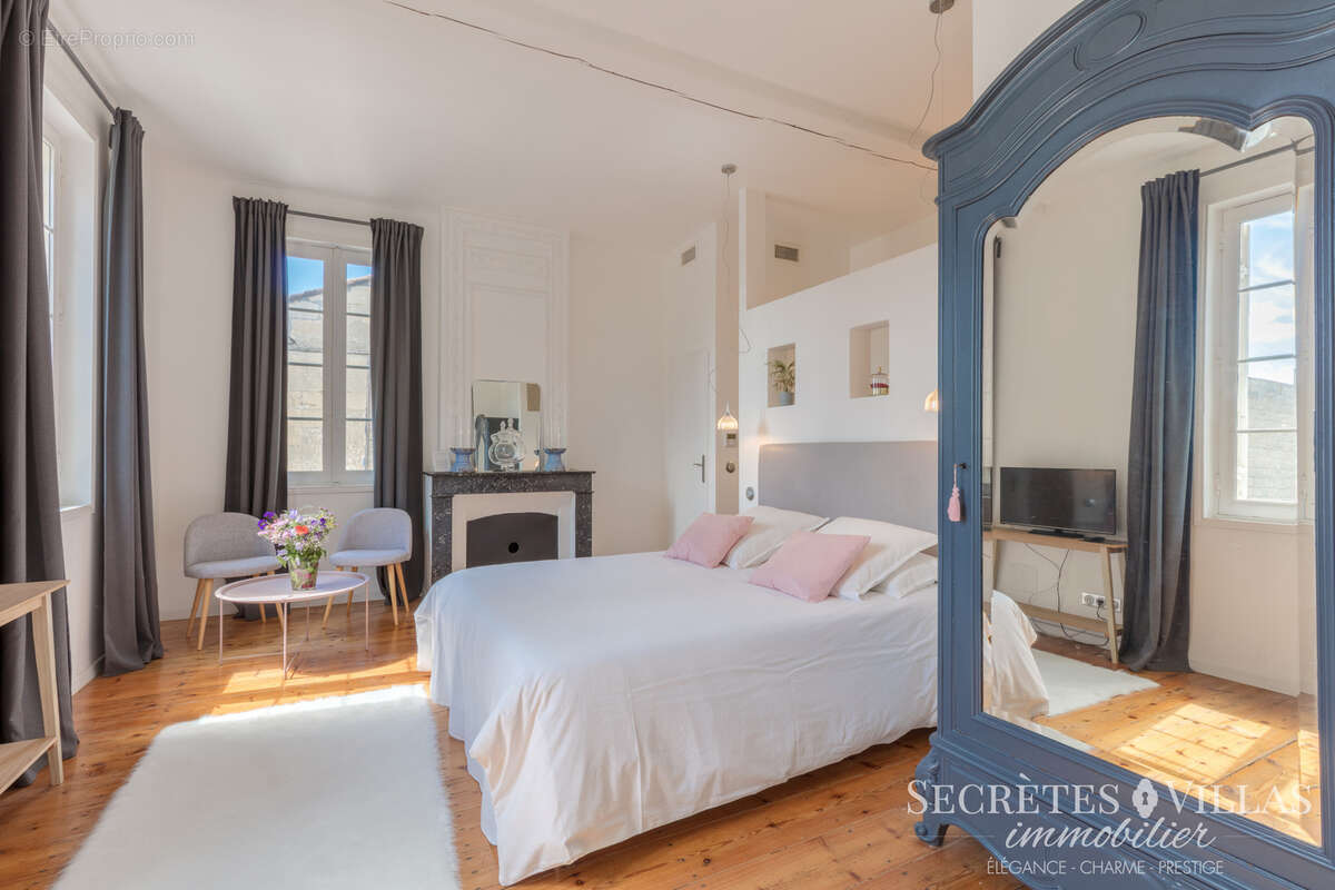 Maison à SAINT-EMILION