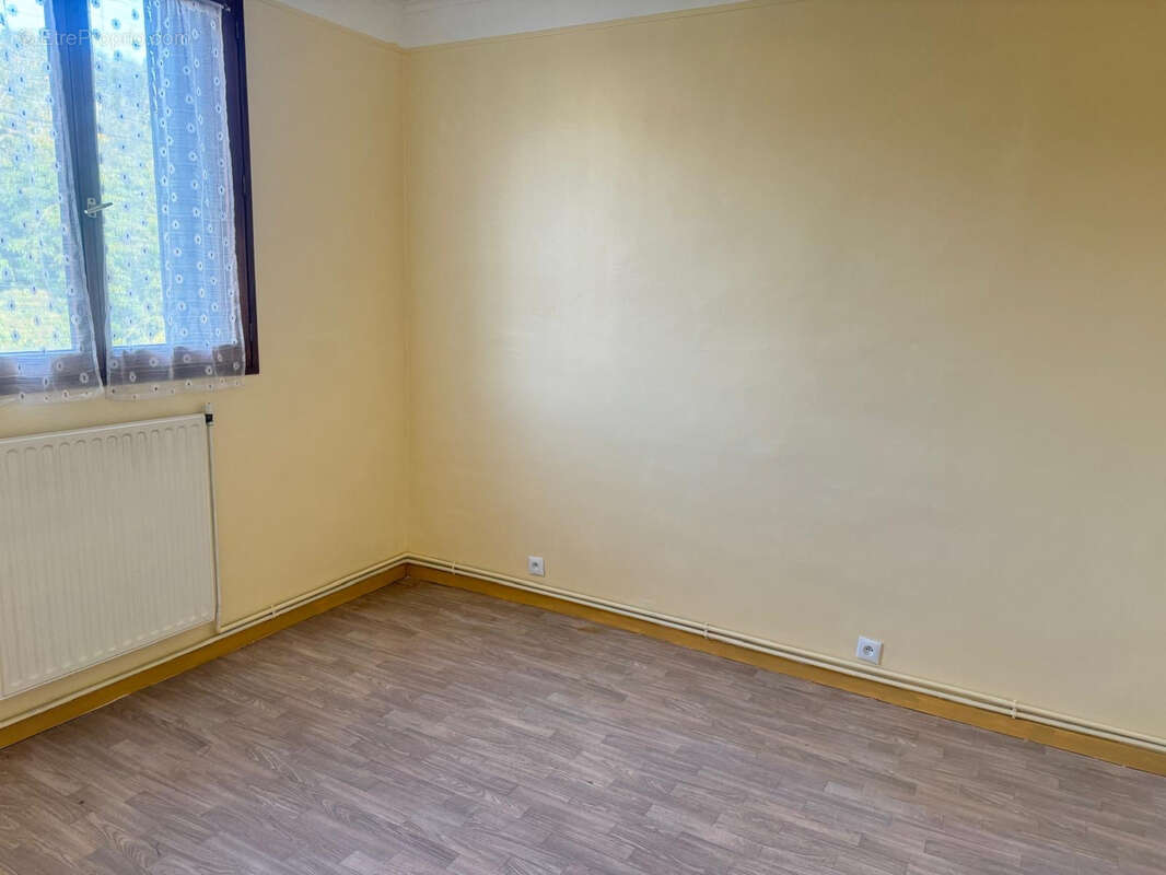 Maison à MONTIGNY-LES-CORMEILLES