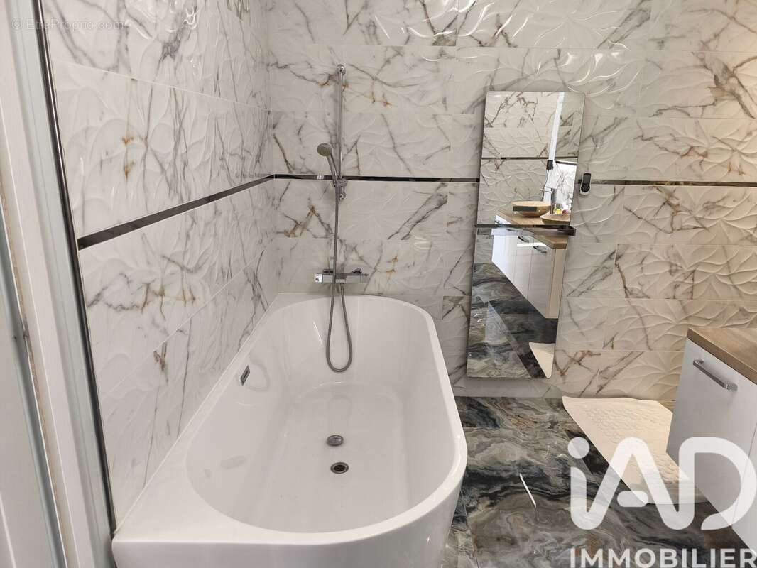 Maison 205 m² à Baron-Sur-Odon  - photo 8