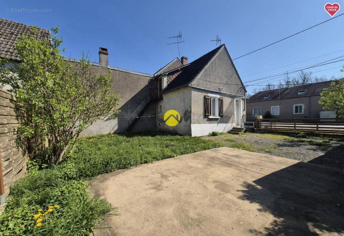 Maison à CHAROST