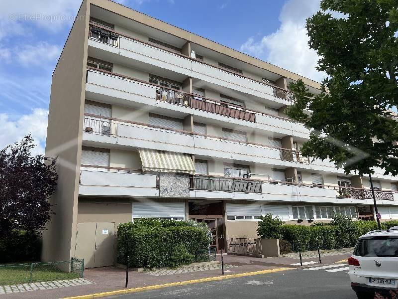 Appartement à EPINAY-SOUS-SENART
