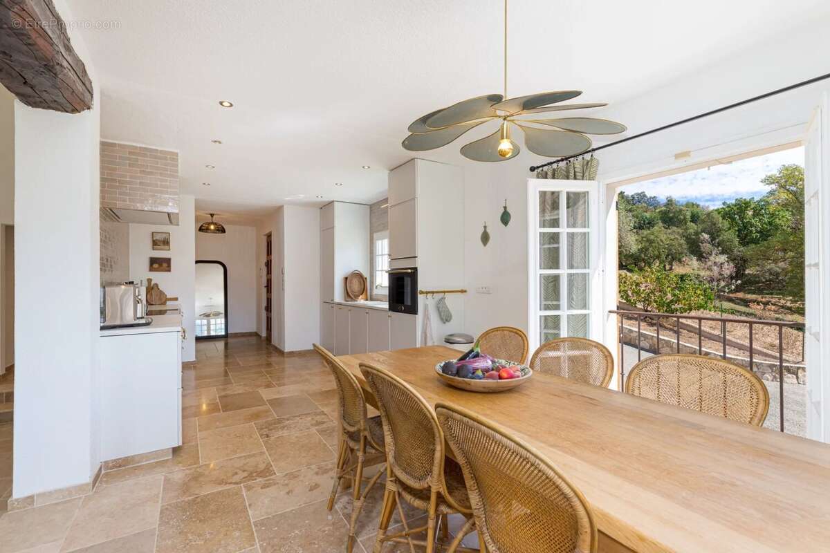 Appartement à MANDELIEU-LA-NAPOULE