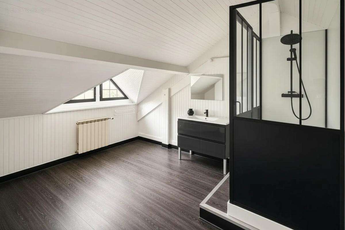 Vaste maison 7 pièces 214 m² à Ordonnac - photo 10