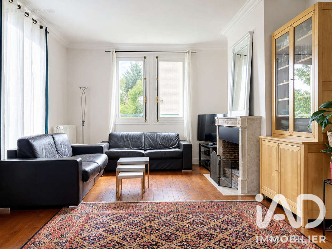 Maison 127 m² à Le Mesnil-Le-Roi  - photo 8