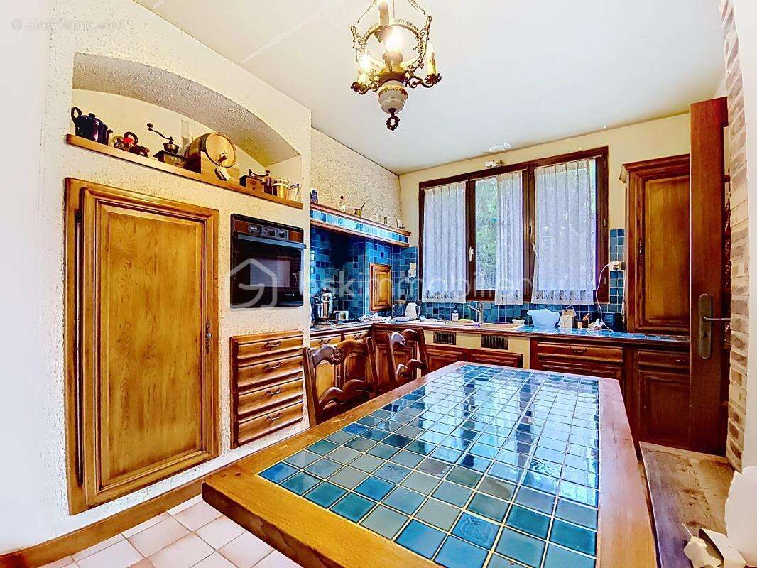 Maison sur la commune de Chatou - photo 7