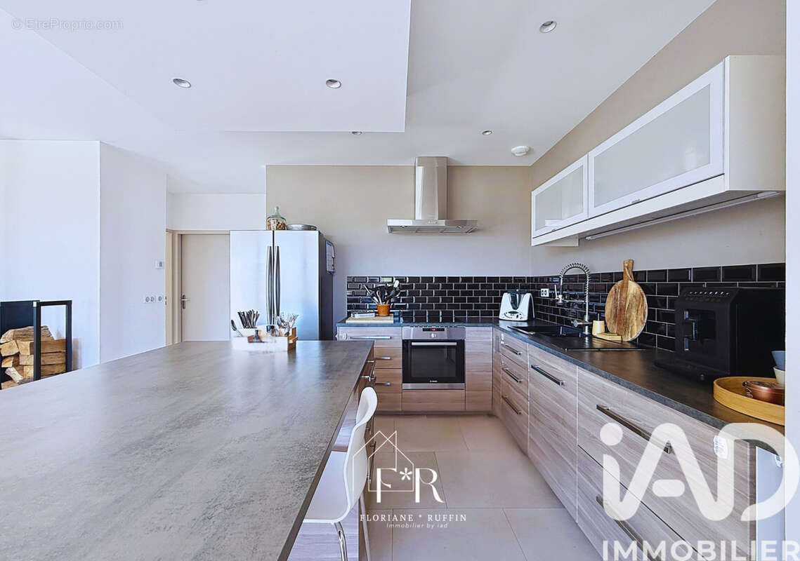 Photo 2 - Maison à LE PONTET