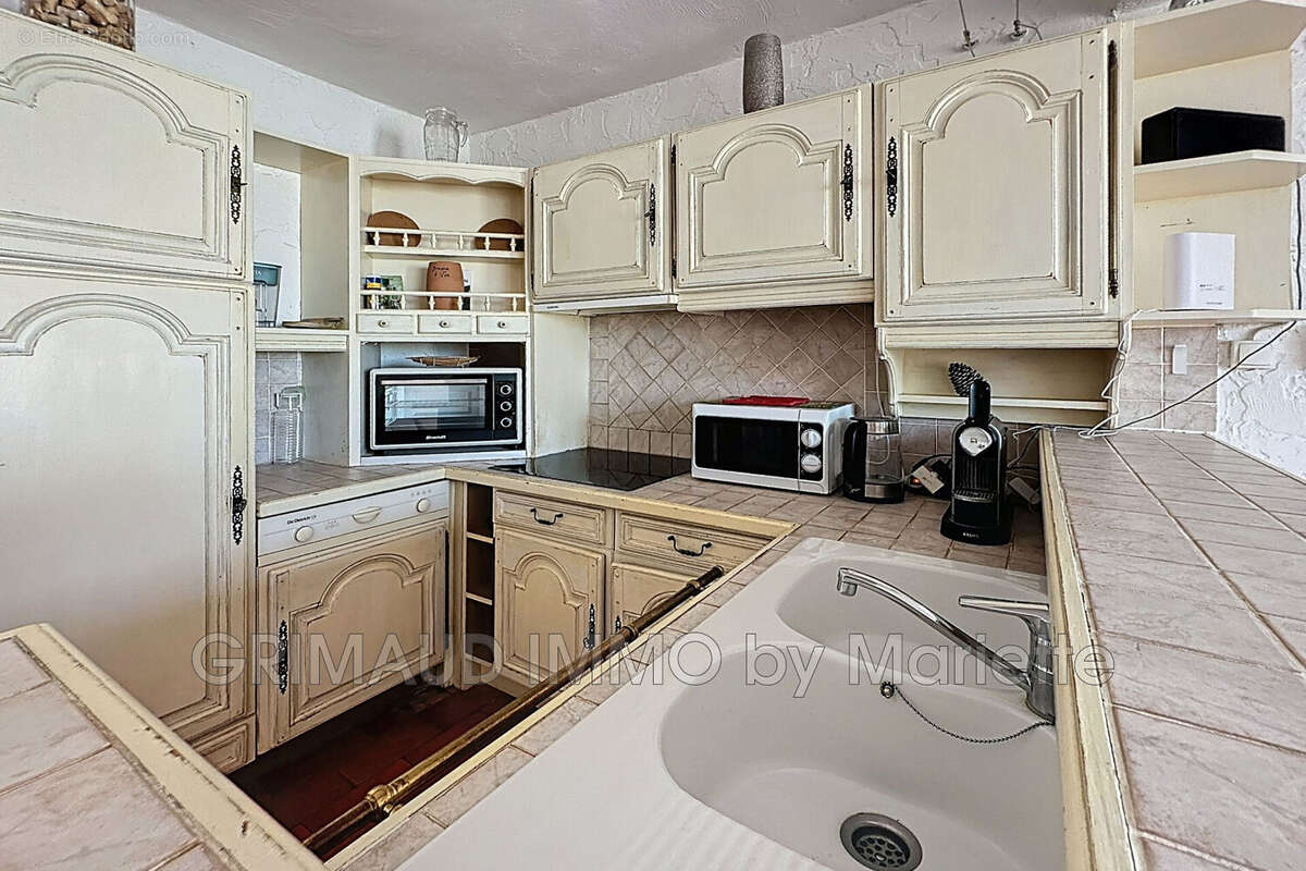 Appartement à GRIMAUD