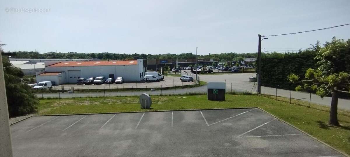 Commerce 240 m² à Saint-Donat-Sur-L'herbasse  - photo 5