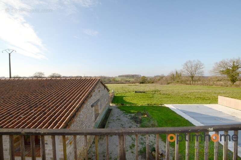 Maison à MAUPREVOIR