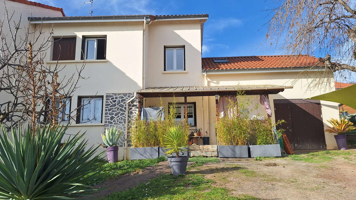 Maison Cournon D Auvergne 4 pièce(s) 90 m2 - photo 4