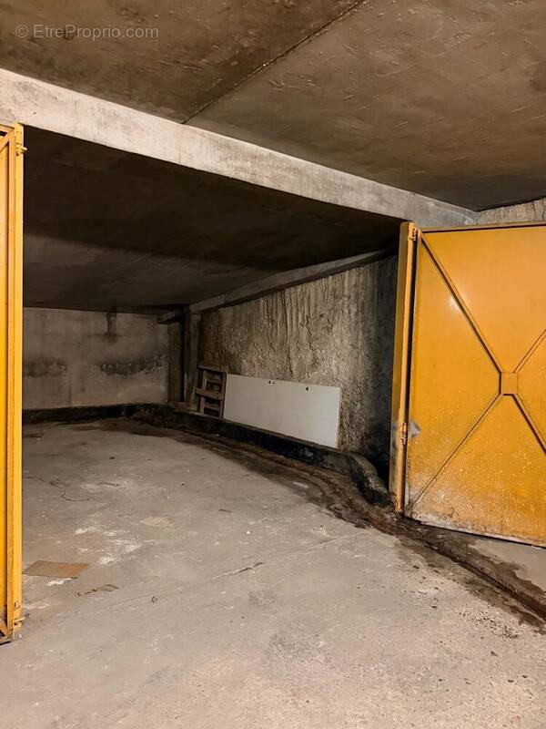 Parking à PARIS-5E
