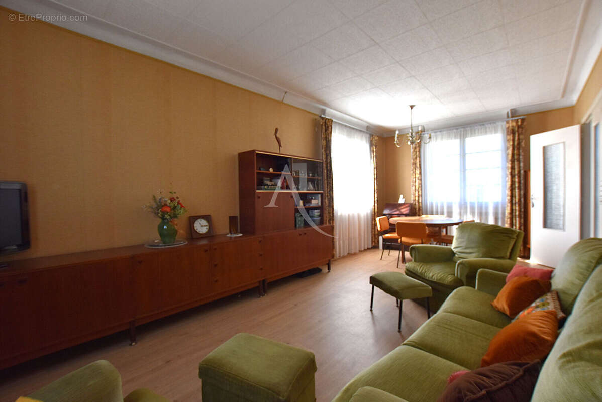 Maison à COMBS-LA-VILLE