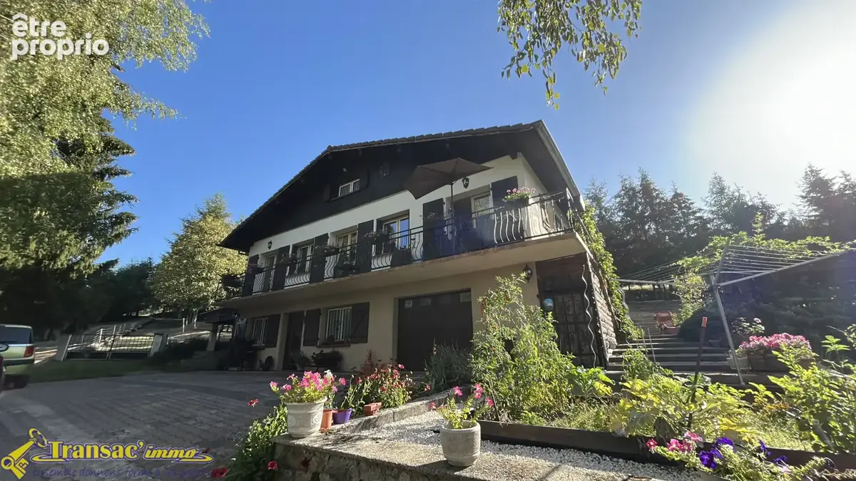 Photo Maison à Vollore-Montagne au prix de 218 000€