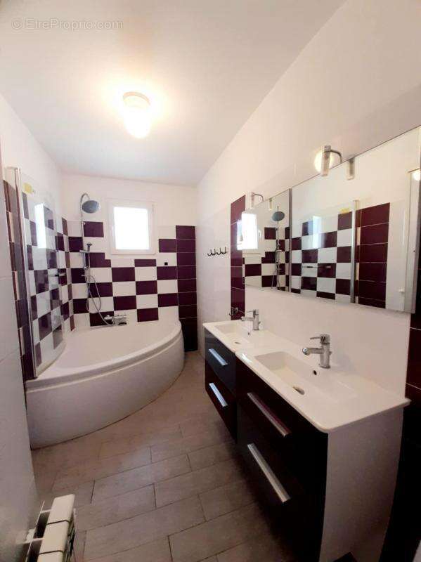 Maison à JONQUIERES