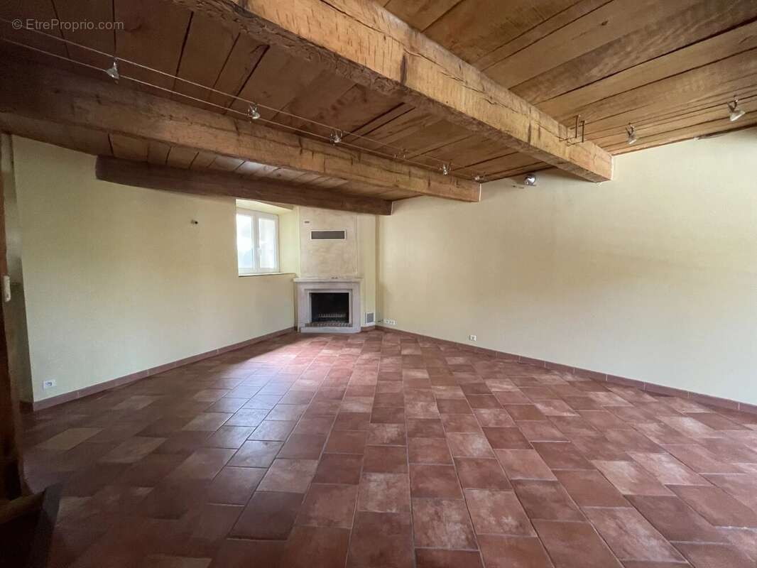 Appartement à MAZAUGUES