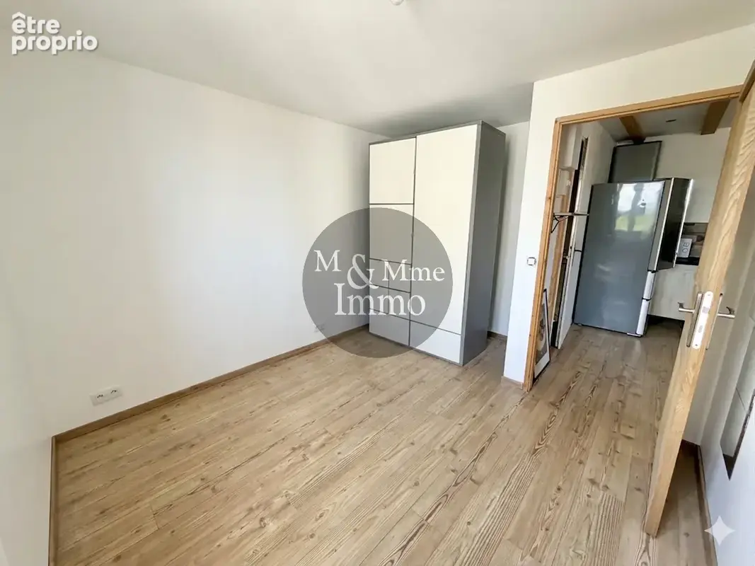 Appartement rénové avec toit-terrasse - photo 12