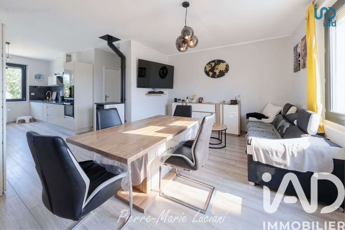 Photo 4 - Maison à LA MOTTE-D'AIGUES