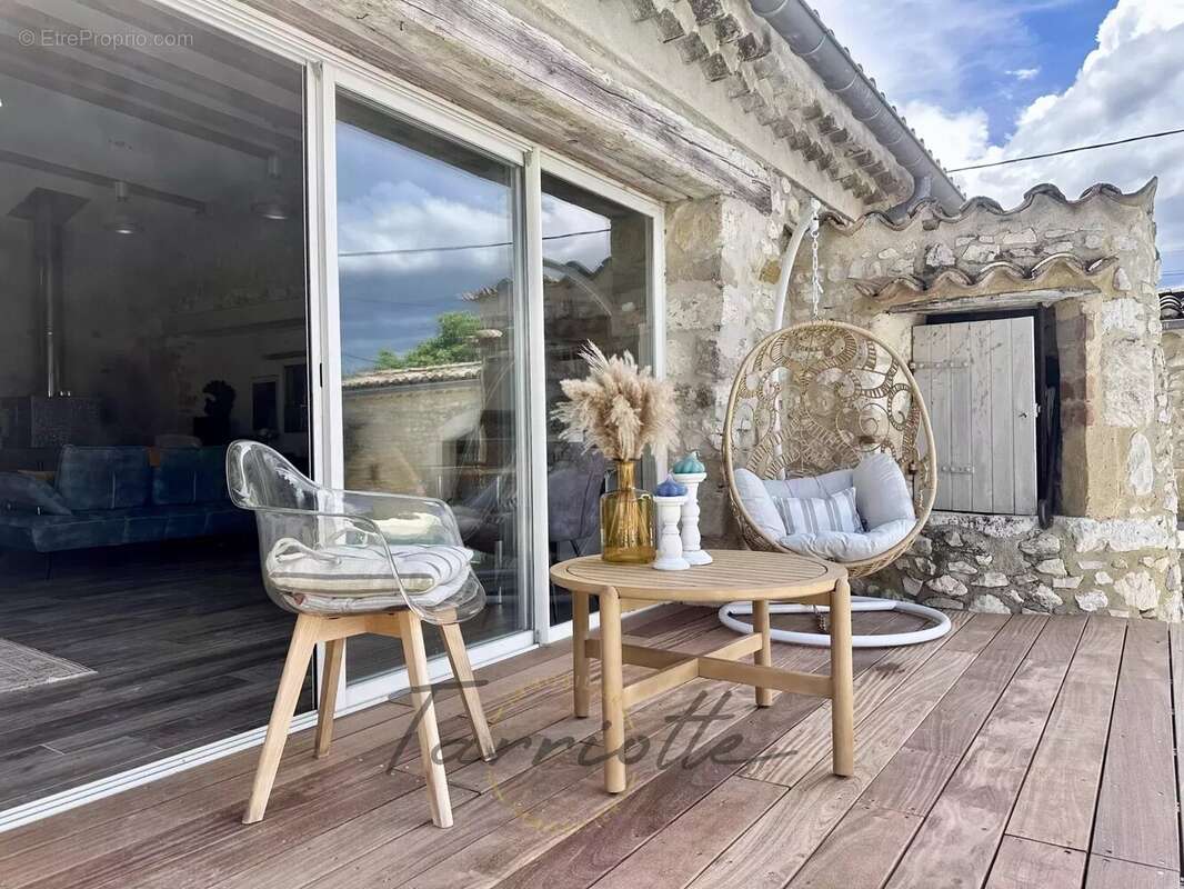 Maison à MONTELIMAR