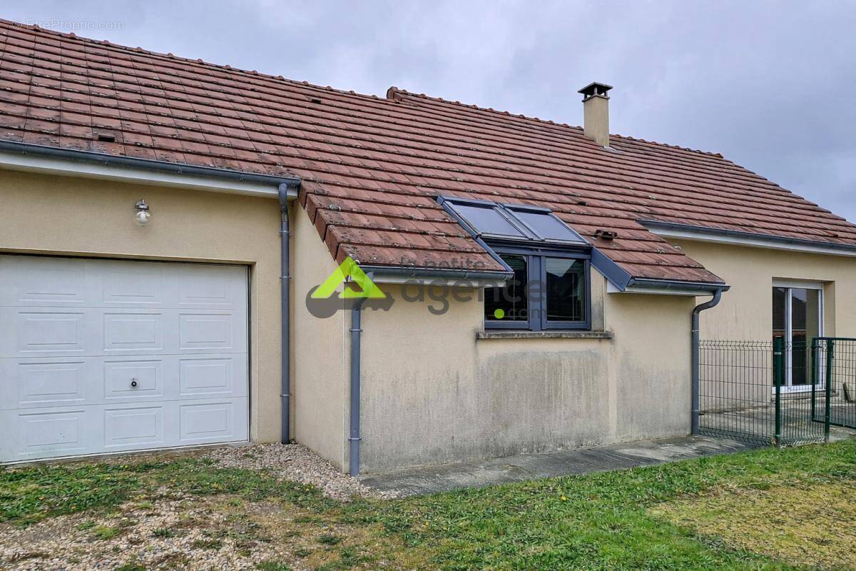 Maison à SAINTE-FEYRE