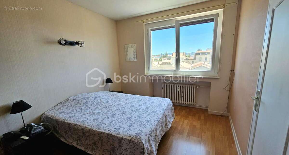Appartement à LE COTEAU