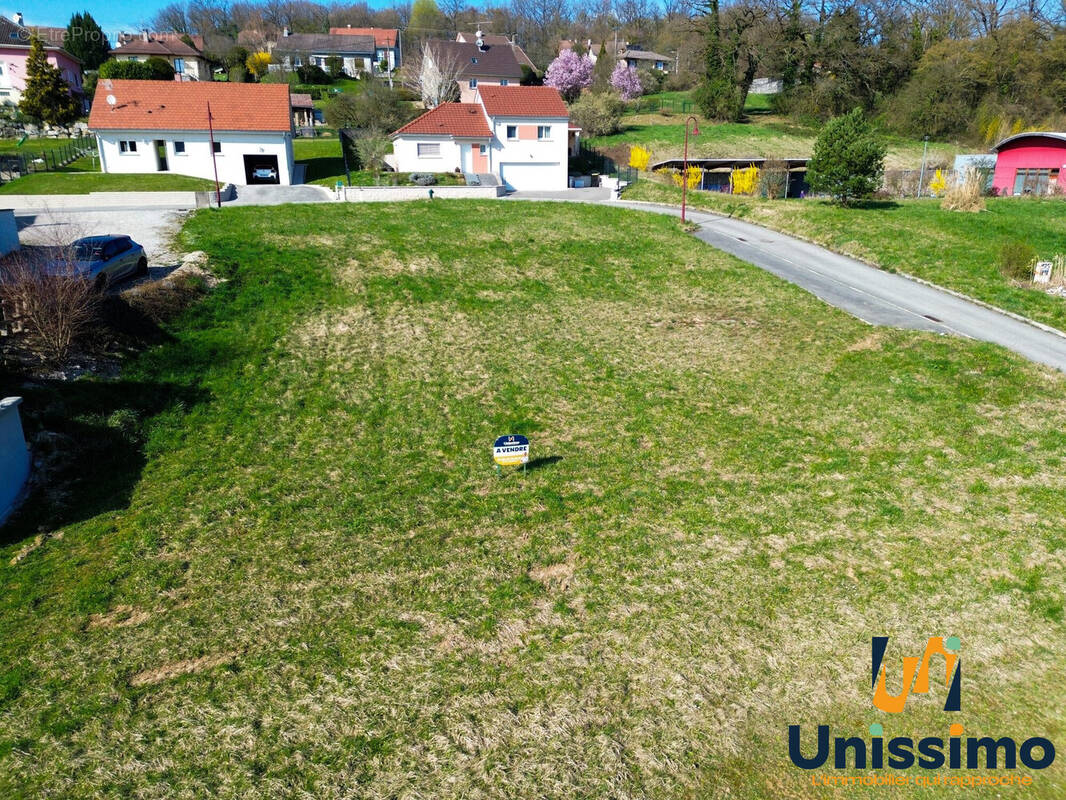 Terrain à SAINT-MAURICE-COLOMBIER