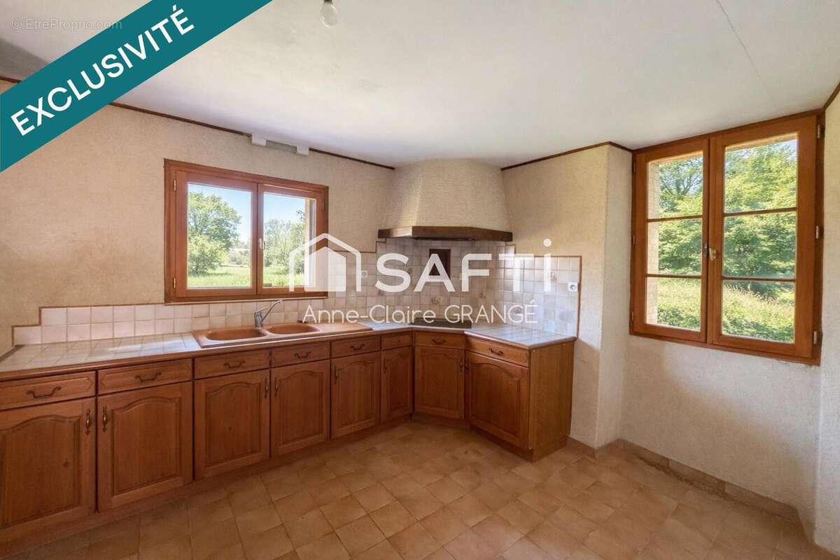 Maison 100 m² à Neuvillette-En-Charnie  - photo 4