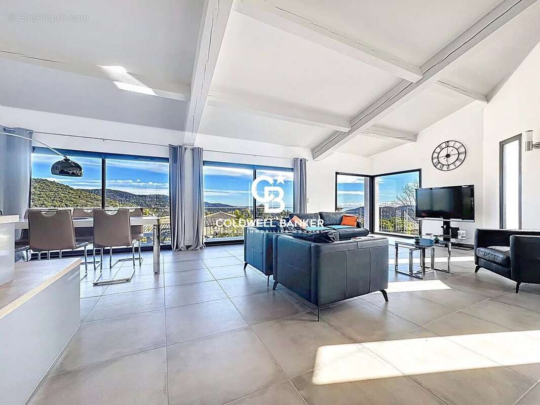 Maison à LES ADRETS-DE-L'ESTEREL