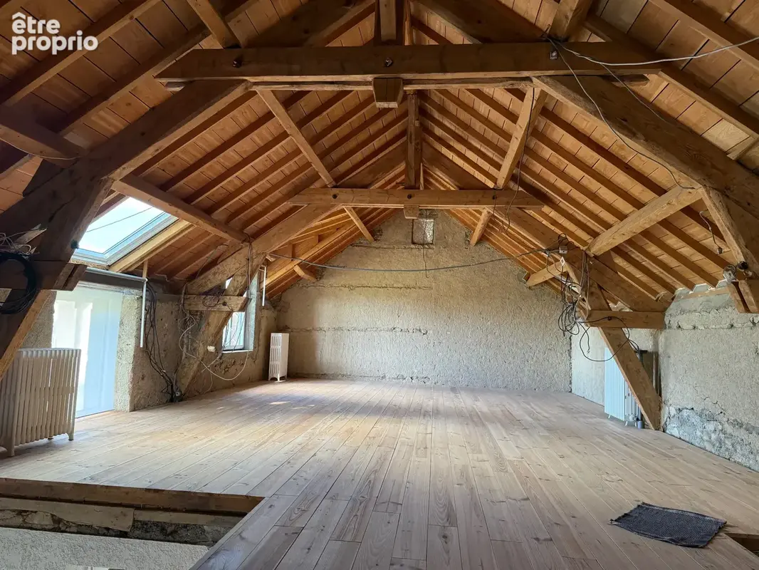 Auv 1230 : Maison à finir de rénover, hameau avec petite mare, 1 460 m2 - photo 4