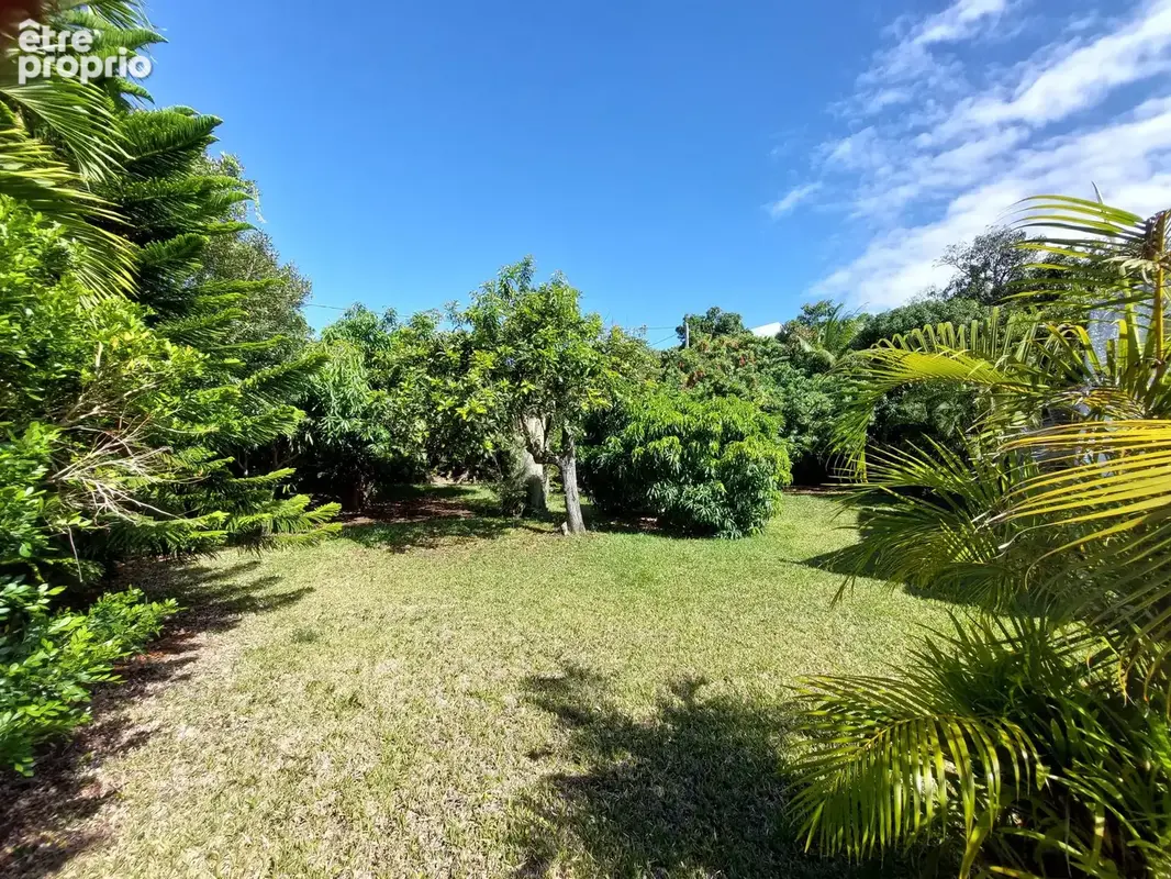 Zone résidentielle villa F6/7 à rénover sur 1600 € m2 de terrain - photo 2