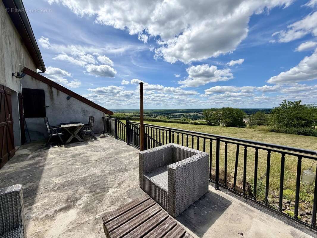 Grand ensemble, entièrement isolé avec 1,4 hectare à vendre près de Remilly - photo 52