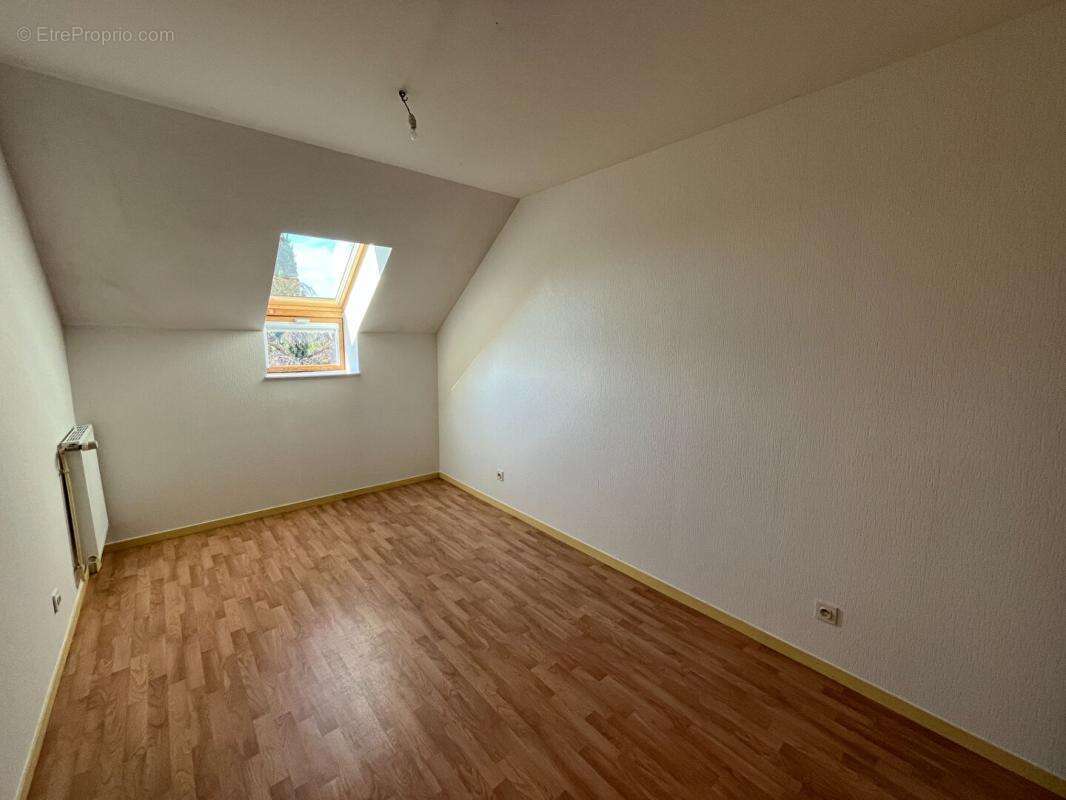 Angers - T5 en duplex avec terrasse et parking - photo 12