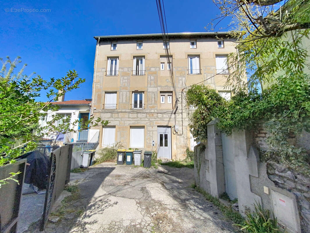 Appartement à SAINT-ETIENNE