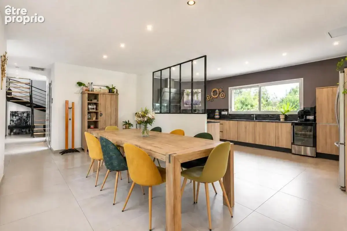 Maison de 10 pièces de 220 m² à Causse-de-la-Selle - photo 8
